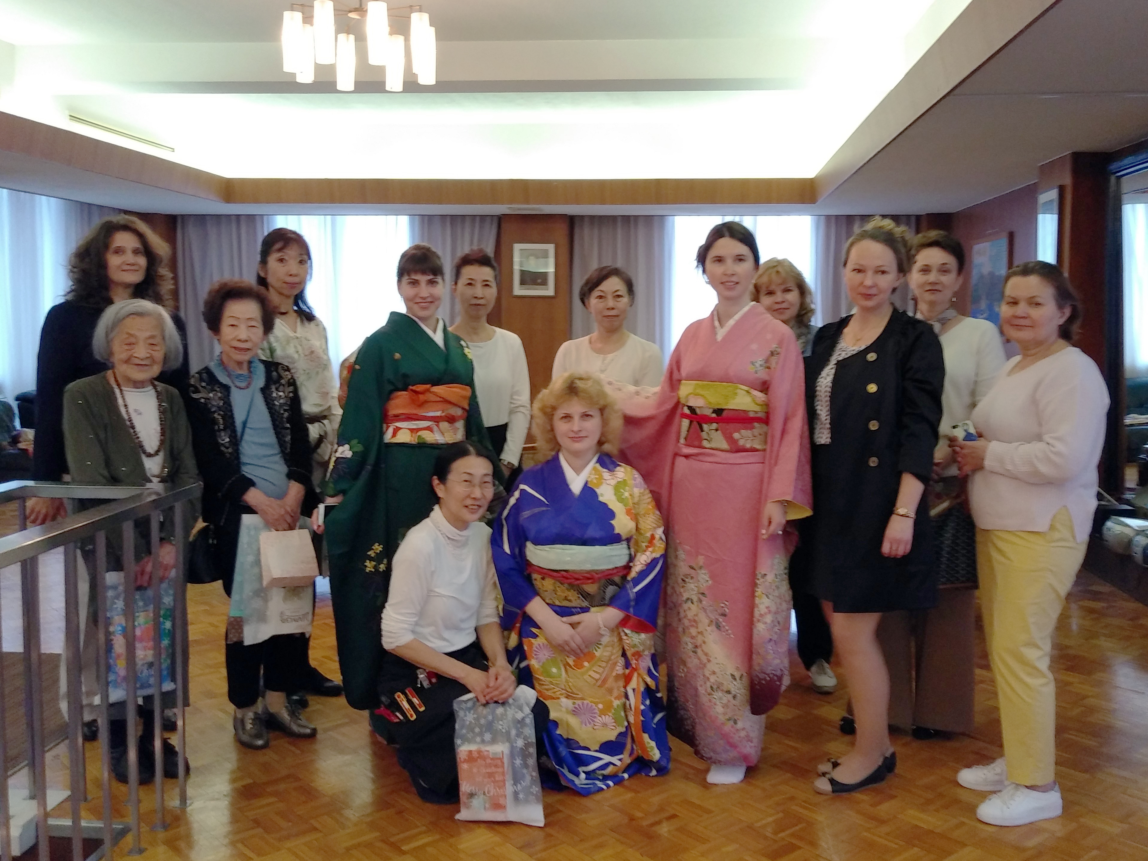 きもの体験と友禅・活け花展示会